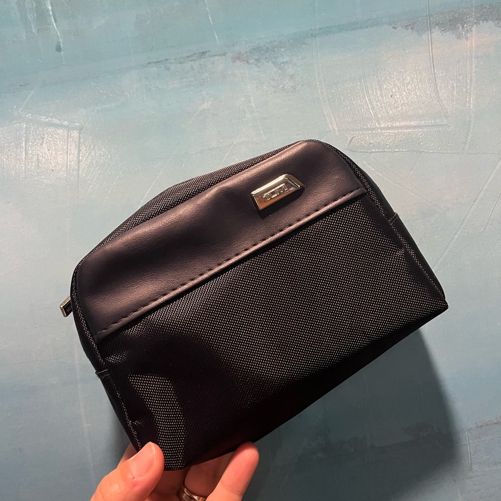 Tumi For Delta Small Black Cosmetic Case-bag
